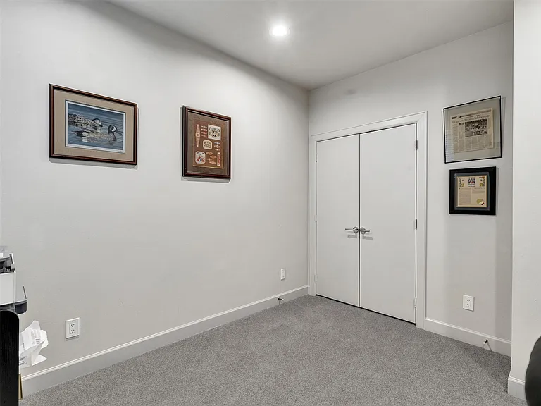 5702 Rucio Ln — Photo 24