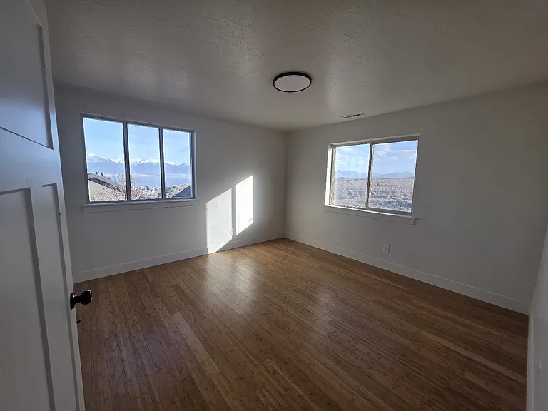 235 E Caracara St — Photo 5