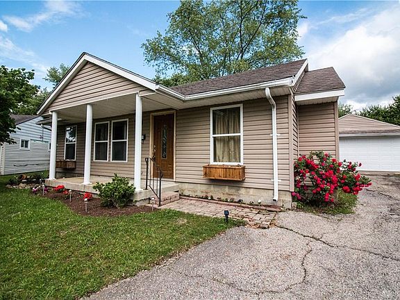 5th image of 2996 Daisy Ct