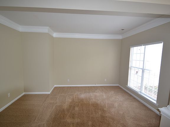 3rd image of 118 Sandreed Dr