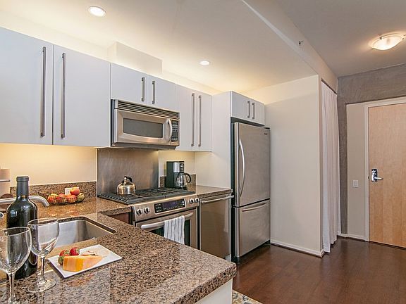 3rd image of 321 10th Ave Unit 205