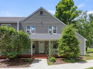 880 East St APT 16D, Lee, MA 01238