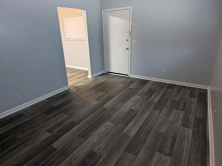 East Lake Apartments — Photo 32