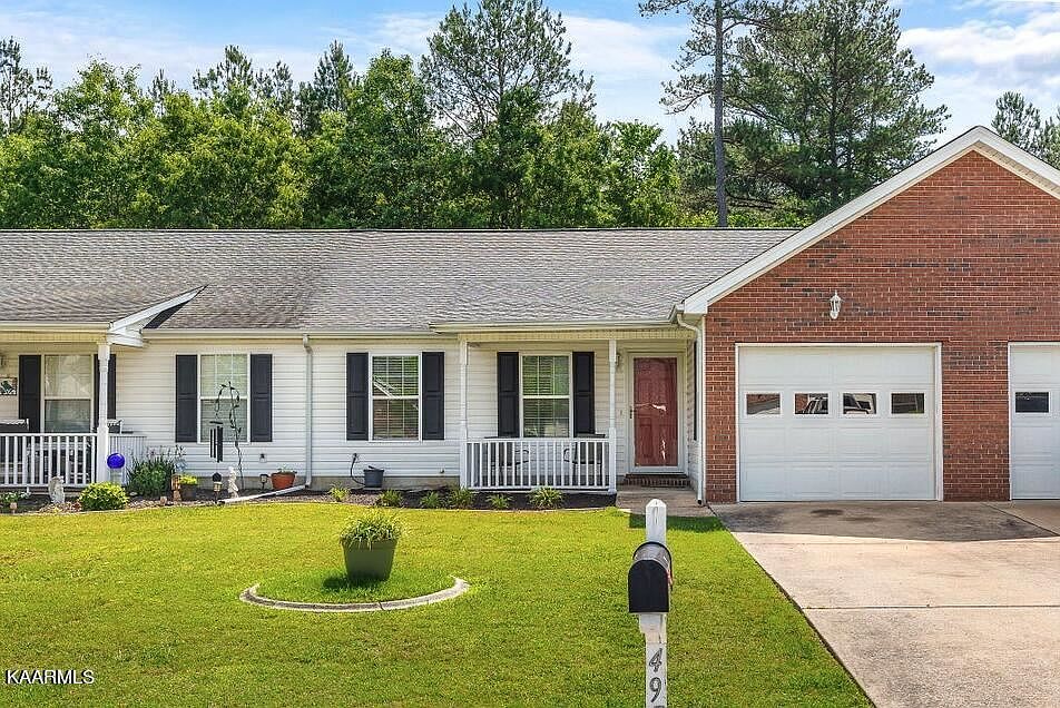 1st image of 495 Flagstone Dr