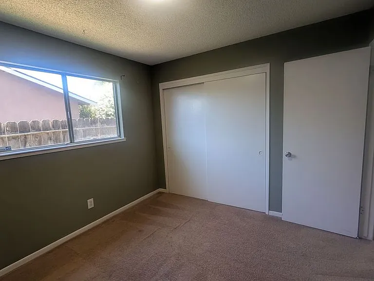 2661 Dow St — Photo 7