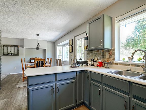 5th image of 10022 Rolley Cres