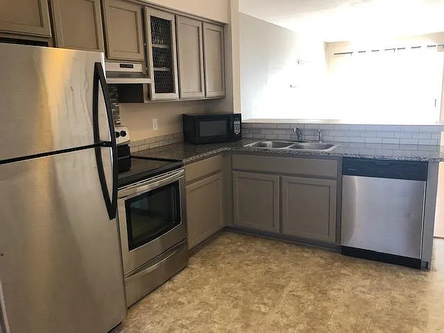 2 bed, 2.5 bath, 1200 sqft, $2,000 — Photo 4