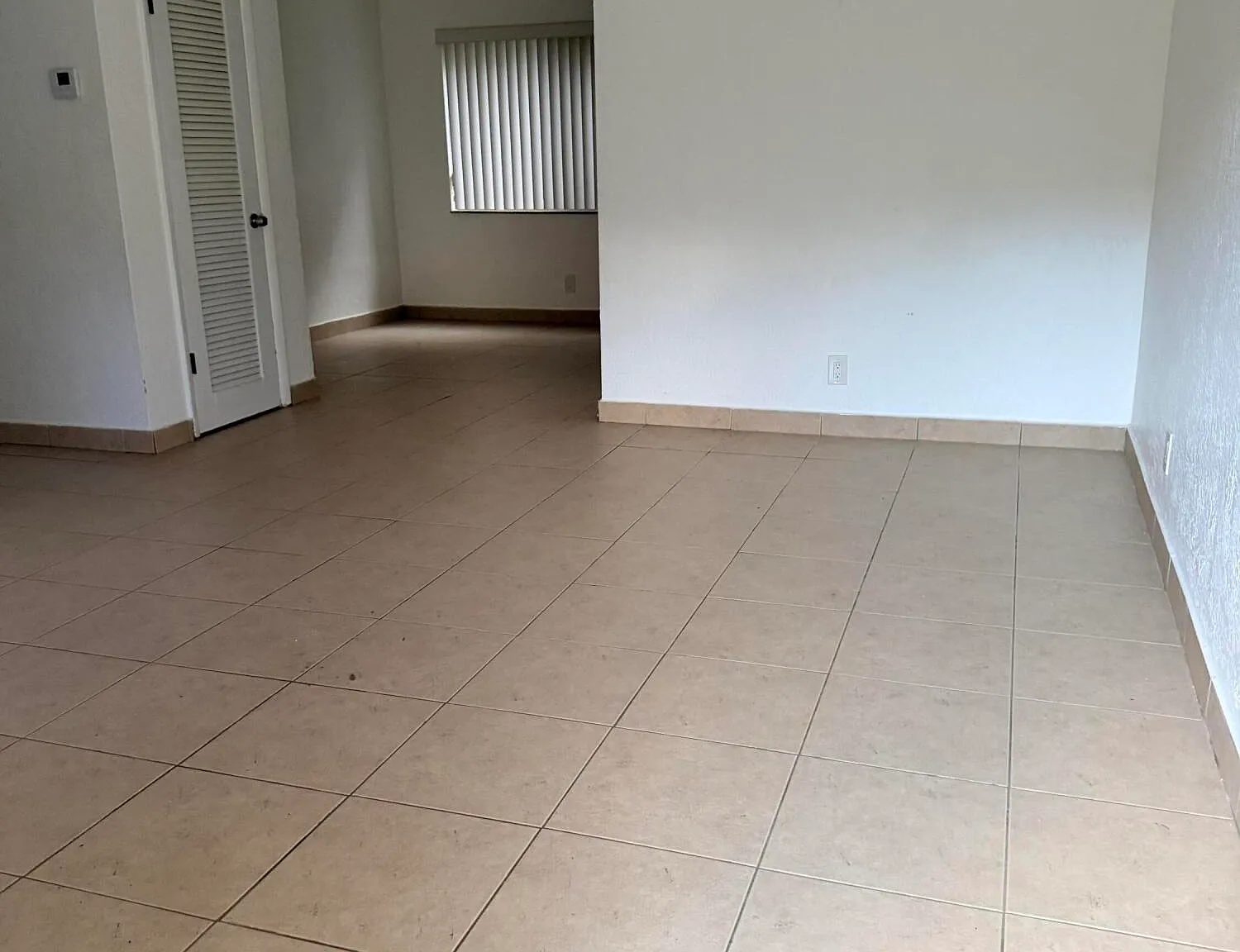 2 bed, 1.0 bath, 1050 sqft, $1,900 — Photo 3