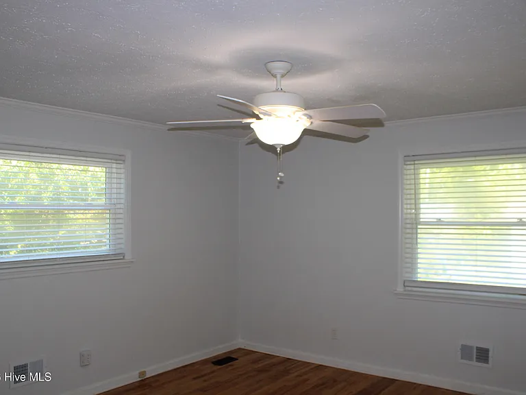 916 Stanton Dr — Photo 27