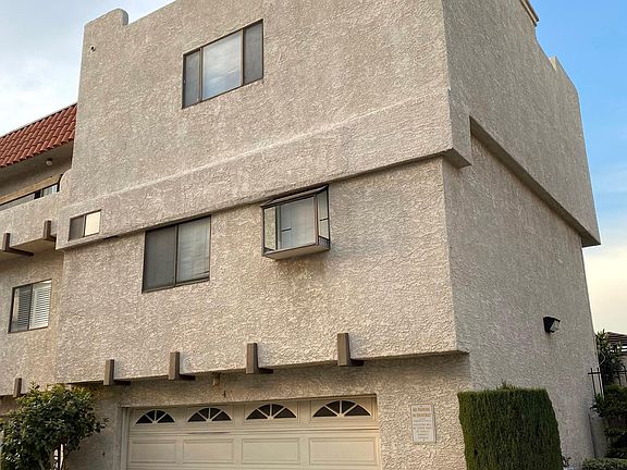 2nd image of 4000 Stewart Ave APT 4
