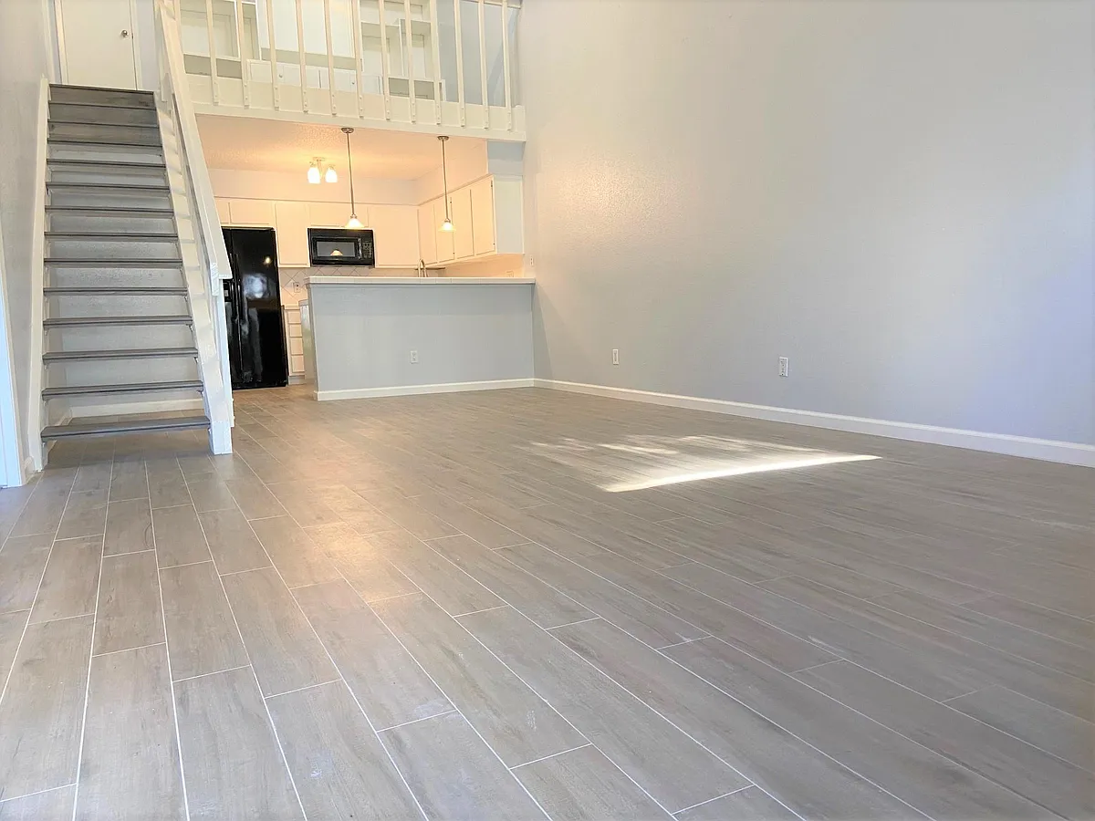 Building Photo - 13014 Leader St #936