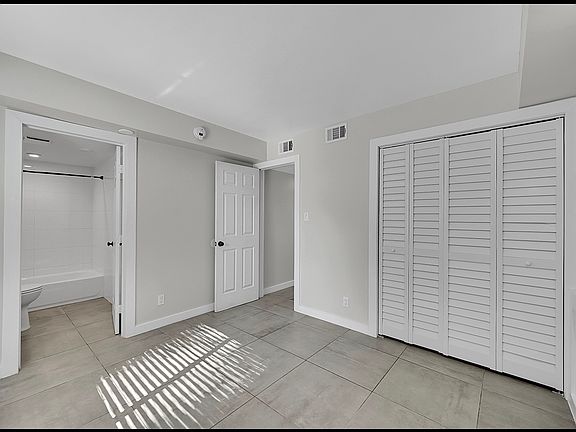 3rd image of 200 NW 25th St APT 2