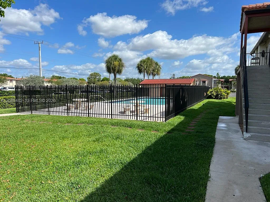 Coral Springs Villas Cond — Photo 4