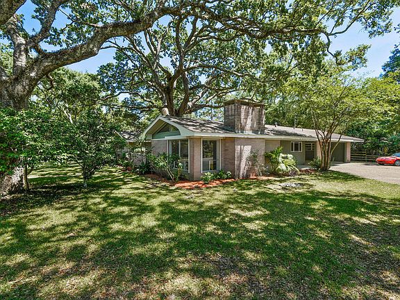 2nd image of 1201 Hillcrest Dr