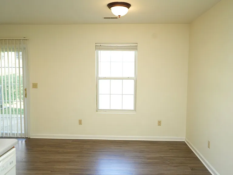 111 Darien Ter — Photo 15