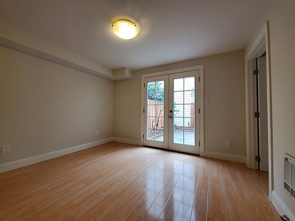 2nd image of 2315A Lake St