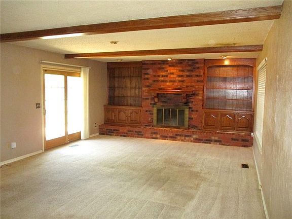 4th image of 2704 N Moulton Dr