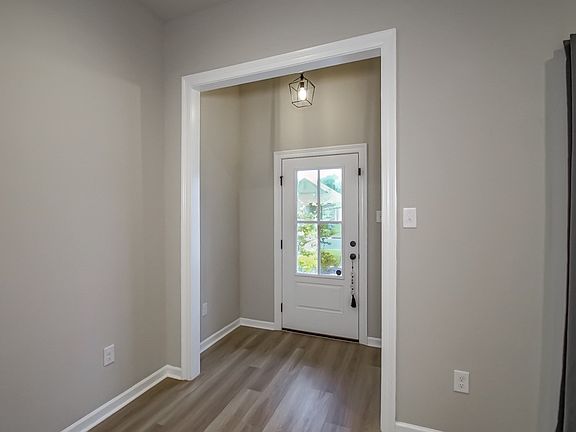 4th image of 28446 Middlebrook Way
