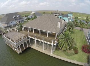 1237 Fountain View Dr, Crystal Beach, TX 77650