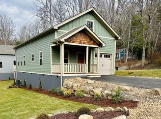 308 9th St, Black Mountain, NC 28711