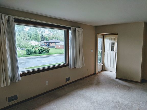 3rd image of 1183 Blatt Blvd