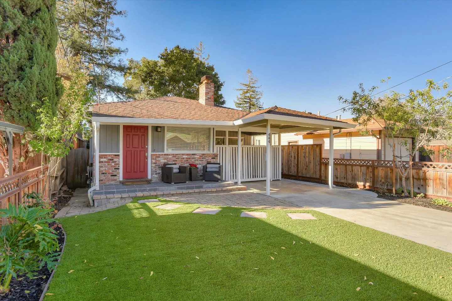 444 Rutherford Ave photo 1