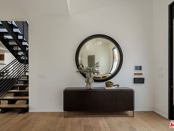 5th image of 1390 Morningside Way