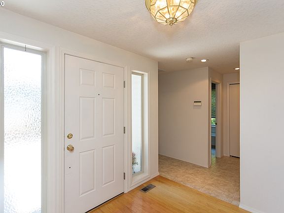 3rd image of 16004 SE 31st Cir