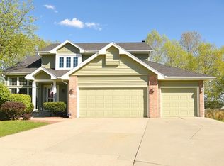 5149 Aspen Cir, Pleasant Hill, IA 50327