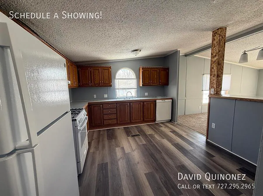 Building Photo - 6944 Country Ln