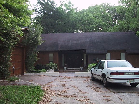 From Street (Dead End)