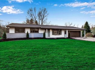 5189 Bussendorfer Rd, Orchard Park, NY 14127
