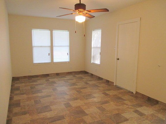 4th image of 1715 E Fordyce Ave
