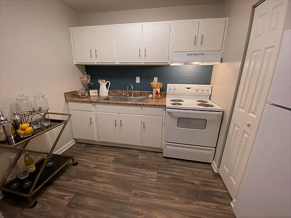 5th image of 102 Lamancha Dr #150D