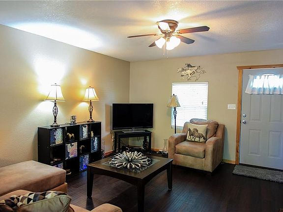 4th image of 403 NW 9th St
