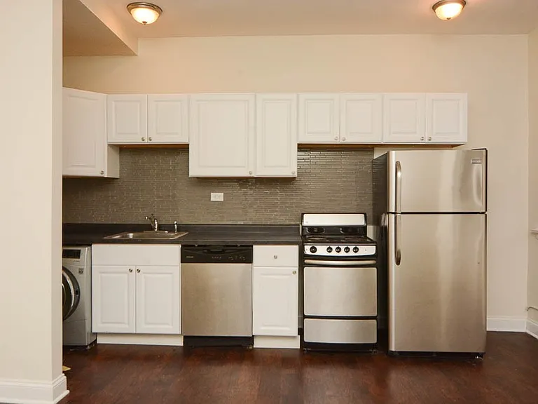 3345 N Marshfield Ave #501 — Photo 2
