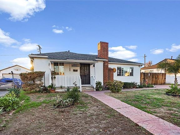 3rd image of 8027 Teesdale Ave