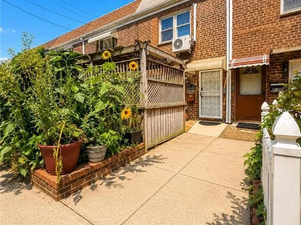 2130 Batchelder Street image 1 of 22