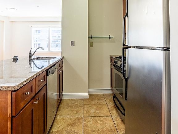 4th image of 1203 Jackson Ave APT 4B