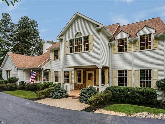 3rd image of 4 Highland Ct