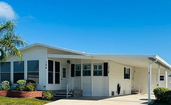 2nd image of 184 Palm Blvd