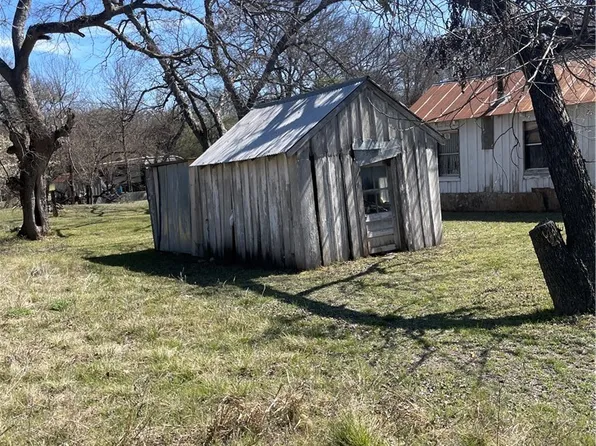 503 N Race St, Lampasas, TX 76550