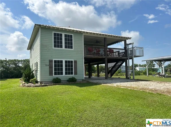 724 Swan Point Marina Rd, Seadrift, TX 77983