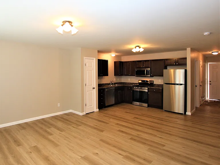 25 Joan Dr #B — Photo 2