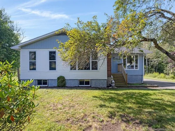 389 Hampton Rd, Quispamsis, NB E2E 4V6