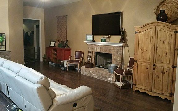 4th image of 306 E 99th St