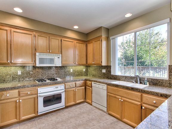 2nd image of 108 Windflower Ln