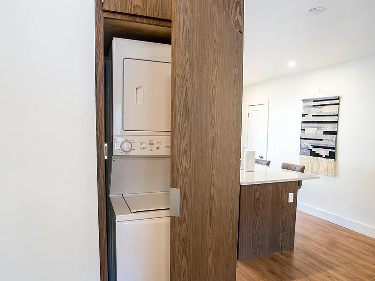 2160 Riverside Ave #7 — Photo 33