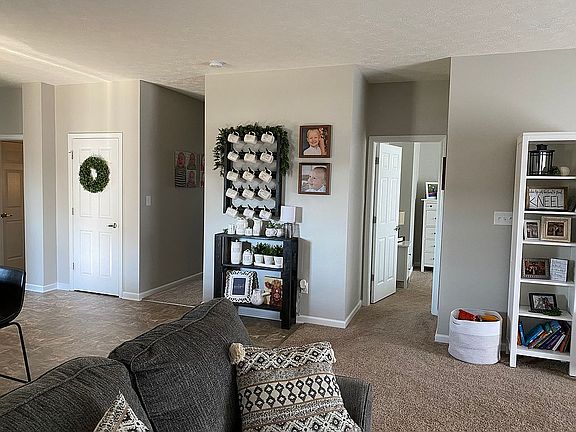 3rd image of 2240 Silver Spoon Dr