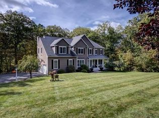 31 Prospect St, Upton, MA 01568